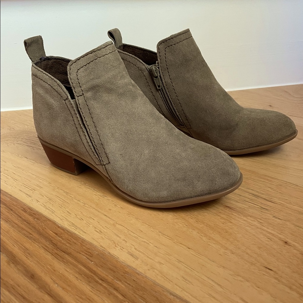 Dina Women’s Taupe Layla Suede Bootie size 7.5